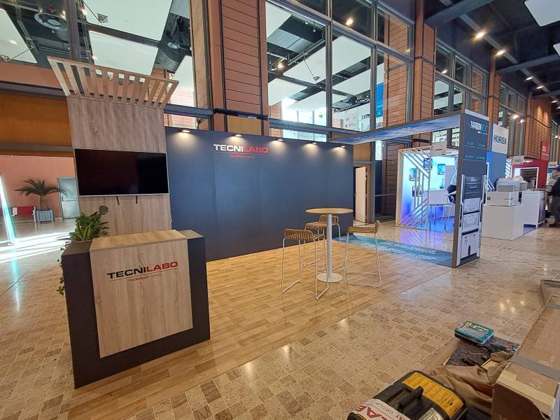 Standiste à Lyon : un stand de 18m2 pour moins de 10000€, c'est possible ? Le cas de Techniplast au salon Forum Labo Lyon